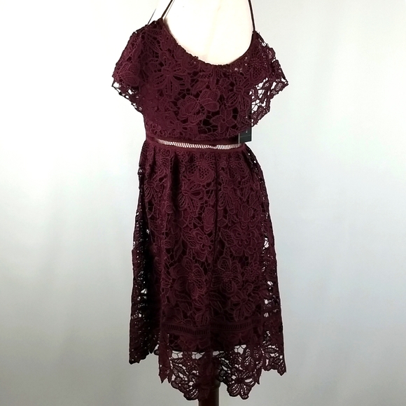 Romeo & Juliet Couture off the Shoulder Lace Dress NWT - Picture 7 of 15